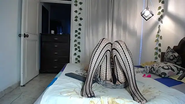 ivonne  hott1 online show from 25, 2, 2026