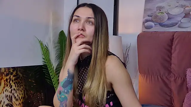 Snapshot of NicolLopeze chatting on 20, 2, 2025 NicolLopeze online show from 20, 2, 2025