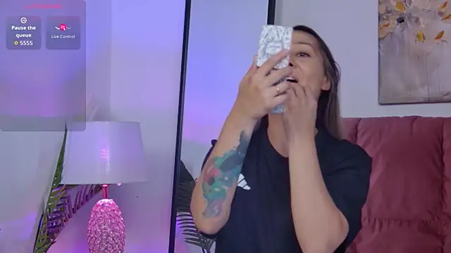 Snapshot of NicolLopeze chatting on 15, 9, 2025 NicolLopeze online show from 15, 9, 2025