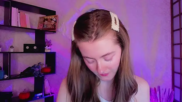 KateCuddle online show from 17, 12, 2024