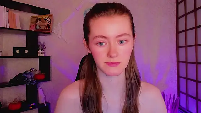 KateCuddle online show from 18, 12, 2024