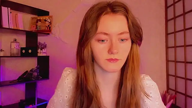 KateCuddle online show from 10, 2, 2025