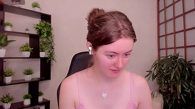 Snapshot of KateCuddle chatting on 30, 7, 2026 KateCuddle online show from 30, 7, 2026