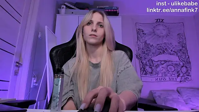 Snapshot of Anna_Fink chatting on 5, 10, 2025 Anna Fink online show from 5, 10, 2025