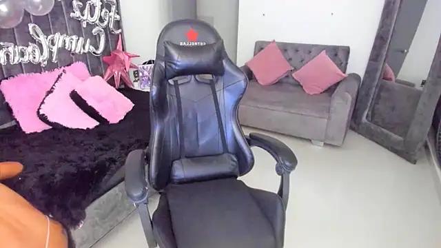 xiomara  cortes online show from 23, 9, 2025