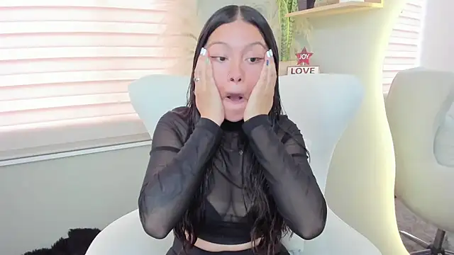 julieta evans  online show from 25, 11, 2025