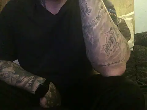 Snapshot of steveindahouse chatting on 11, 3, 2025 steveindahouse online show from 11, 3, 2025