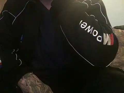 Snapshot of steveindahouse chatting on 11, 3, 2025 steveindahouse online show from 11, 3, 2025