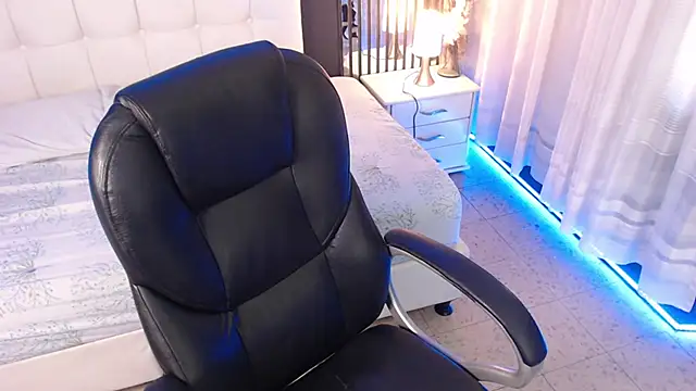 LiaVillalobos online show from 17, 1, 2026