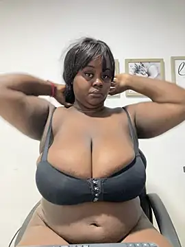 Snapshot of sharik-browns chatting on 2, 8, 2026 sharik-browns online show from 2, 8, 2026