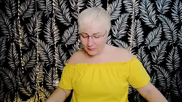 Olivia playful online show from 2, 4, 2026