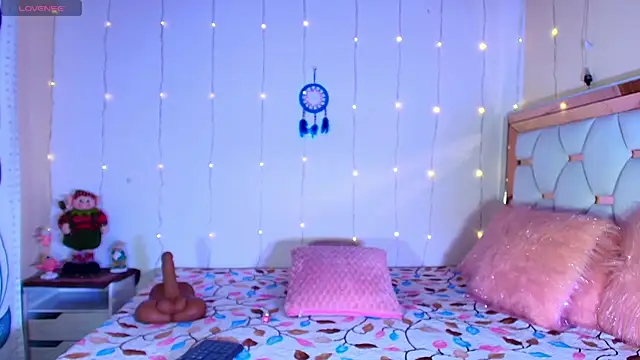 Julieth Rossi online show from 24, 1, 2025