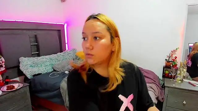 Cherrynoa online show from 8, 2, 2026