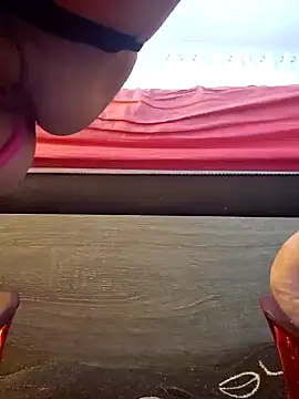 Snapshot of sexynini83 chatting on 4, 12, 2024 sexynini83 online show from 4, 12, 2024