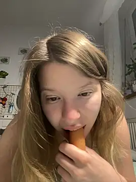 Snapshot of kimczii chatting on 3, 6, 2026 kimczii online show from 3, 6, 2026