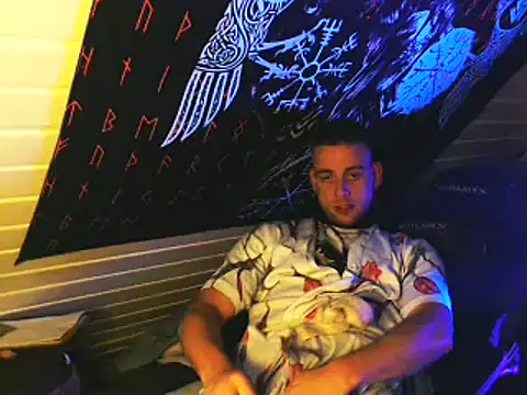 Snapshot of Youngtimer_1997 chatting on 24, 4, 2026 Youngtimer 1997 online show from 24, 4, 2026