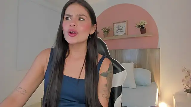 dominique25  online show from 22, 10, 2025