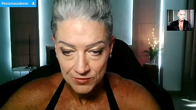 Snapshot of Devon2020 chatting on 4, 5, 2026 Devon2020 online show from 4, 5, 2026