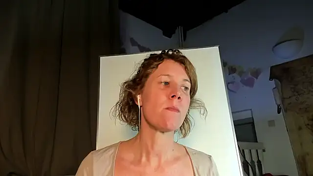 Lola Belgium online show from 8, 3, 2025