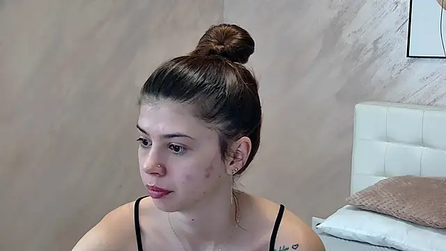 Sierra Halle online show from 1, 2, 2025