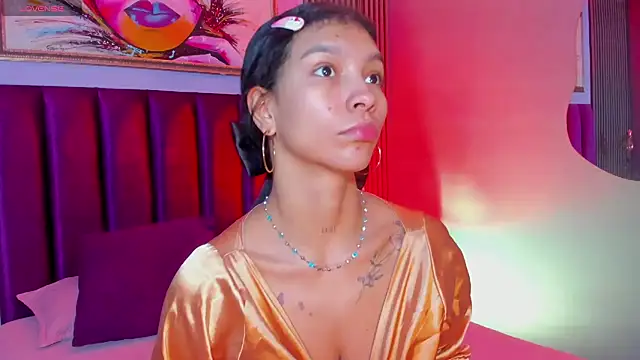 LauraAristizabal online show from 3, 12, 2025