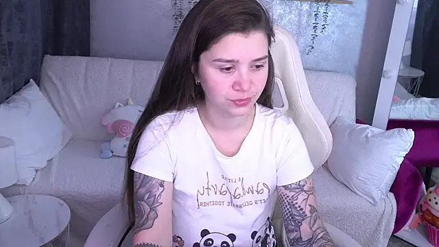 Snapshot of AmellyMilly chatting on 18, 10, 2025 AmellyMilly online show from 18, 10, 2025