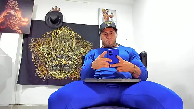 Snapshot of LOGAN_WHITTERS01 chatting on 18, 2, 2025 LOGAN WHITTERS01 online show from 18, 2, 2025