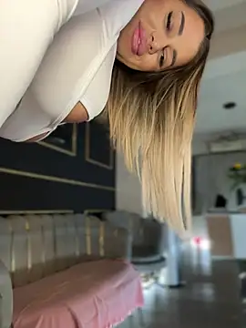 Snapshot of KirstieVegas chatting on 12, 1, 2025 KirstieVegas online show from 12, 1, 2025