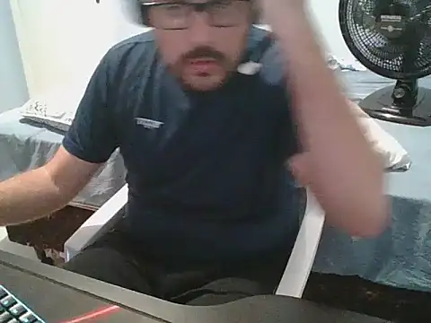 Snapshot of SuyNey chatting on 9, 3, 2026 SuyNey online show from 9, 3, 2026