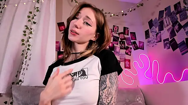 Snapshot of LuckySexyDoll chatting on 17, 12, 2024 LuckySexyDoll online show from 17, 12, 2024