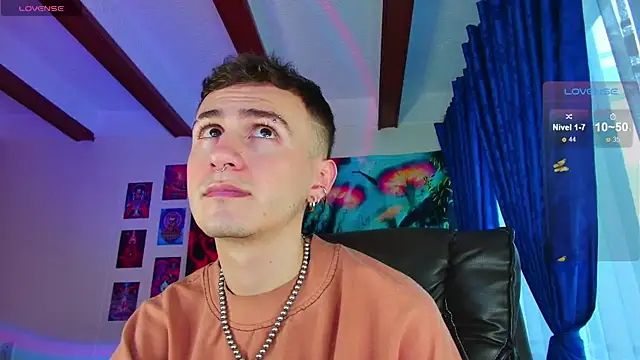 Snapshot of dimitri-bilak chatting on 4, 12, 2024 dimitri-bilak online show from 4, 12, 2024