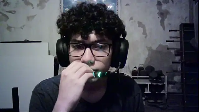 Snapshot of Emv2 chatting on 18, 2, 2026 Emv2 online show from 18, 2, 2026