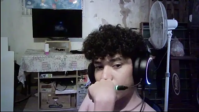 Snapshot of Emv2 chatting on 24, 2, 2026 Emv2 online show from 24, 2, 2026