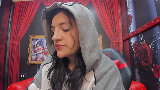 AmaiaDavies online show from 11, 12, 2024