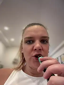 Suesse Schnitte online show from 14, 1, 2025