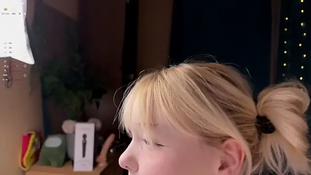 Snapshot of LisaLaas chatting on 13, 2, 2026 LisaLaas online show from 13, 2, 2026