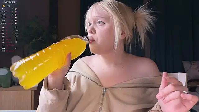 Snapshot of LisaLaas chatting on 21, 3, 2026 LisaLaas online show from 21, 3, 2026