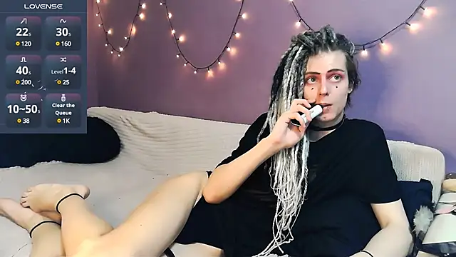 Littlepinkcat online show from 9, 3, 2025