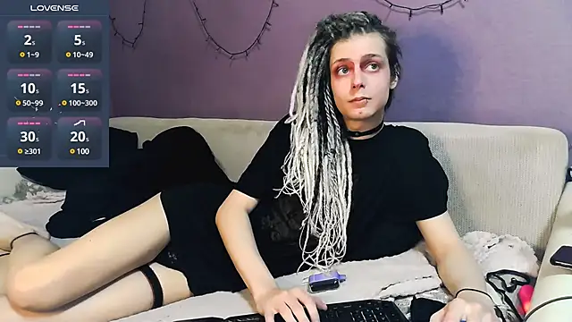 Littlepinkcat online show from 12, 3, 2025