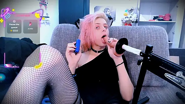 Littlepinkcat online show from 2, 10, 2025