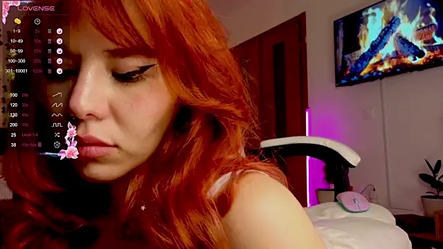 Snapshot of Juliette_Sunshine chatting on 4, 12, 2024 Juliette Sunshine online show from 4, 12, 2024