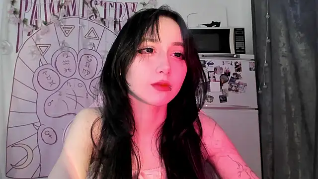 Holy420lolii online show from 5, 2, 2026