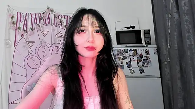 Holy420lolii online show from 1, 3, 2026