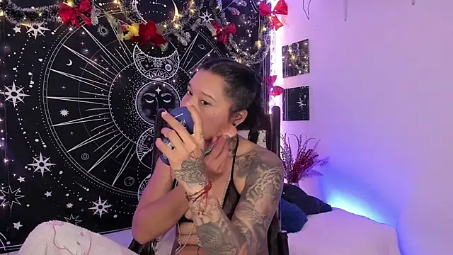 Eva Lee  online show from 16, 12, 2025