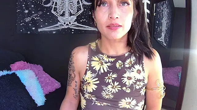 EvangelineCors online show from 27, 2, 2025