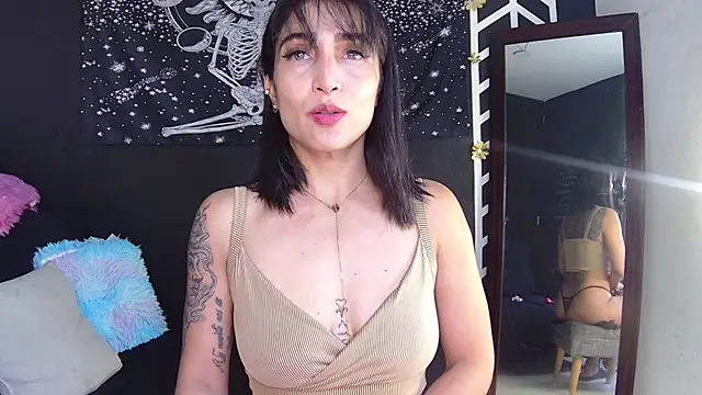 EvangelineCors online show from 6, 3, 2025