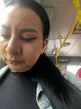 Abril Luv online show from 12, 3, 2025