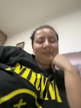 Abril Luv online show from 25, 5, 2026