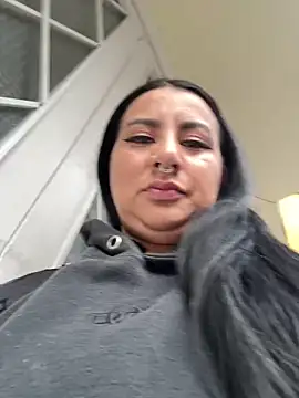 Abril Luv online show from 29, 6, 2026