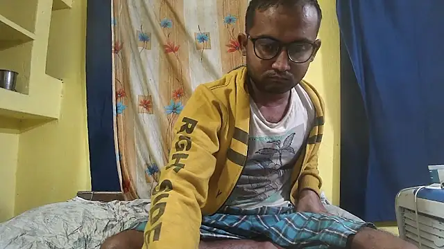 Cute boy2000 online show from 9, 12, 2024